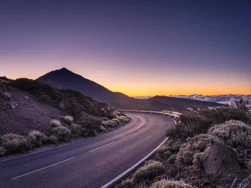 Viajar en coche eléctrico por España: guía práctica de rutas