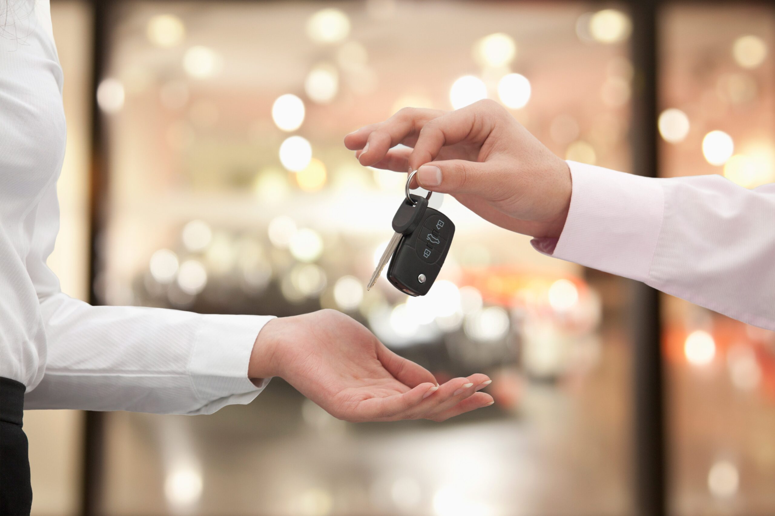 Renting de coche eléctrico: ventajas, desventajas y precios